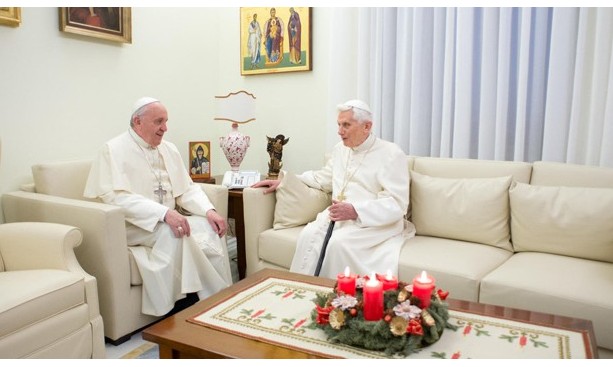 Posições sobre o celibato causam polêmica a partir dos bastidores do Vaticano