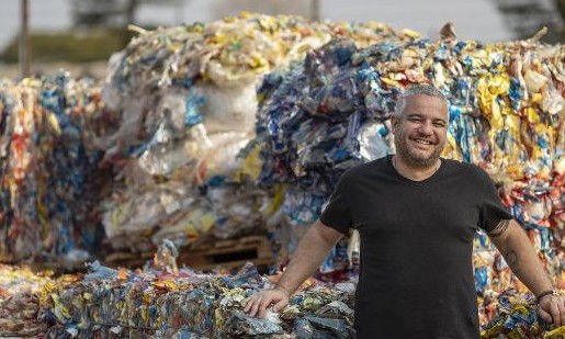 Engenheiro vira lixeiro e cria negócio que muda o mercado da reciclagem