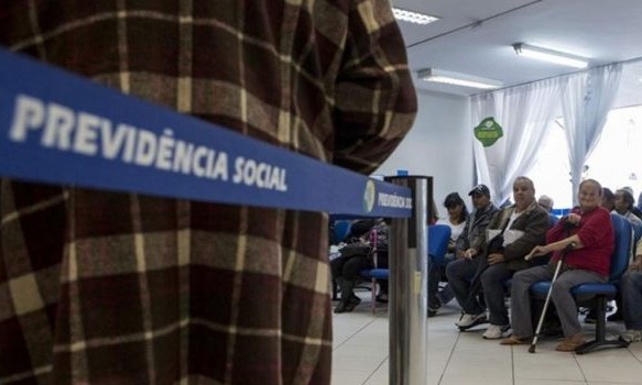 INSS: com reajuste este ano, benefícios terão alta de 4,48%. Teto é de R$ 6.101