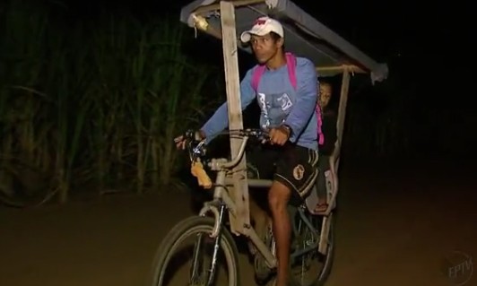 Pai adapta bicicleta e pedala 40 km para que filha não deixe de estudar