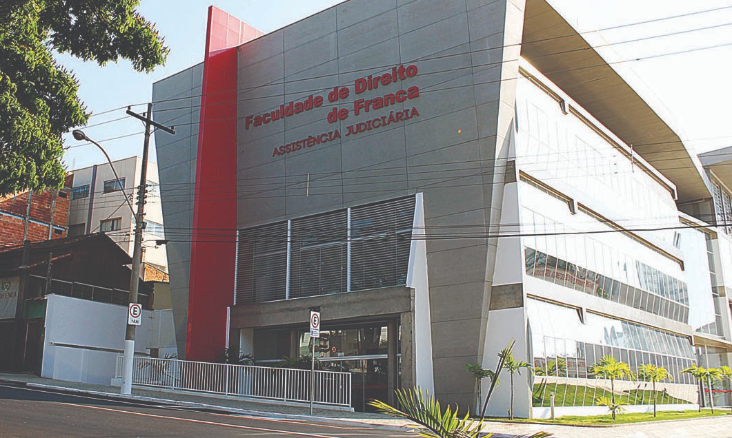 Faculdade de Direito de Franca abrirá concurso com salários até R$ 5.962,11