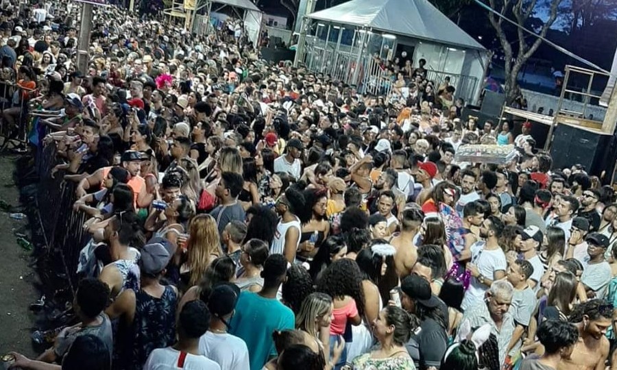 ​Carna LGBTQI+ de Franca reuniu 7 mil pessoas na Passarela nesta terça, 25