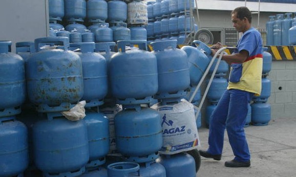 Petrobras reduz preço do gás de cozinha em 3% a partir deste sábado, 08