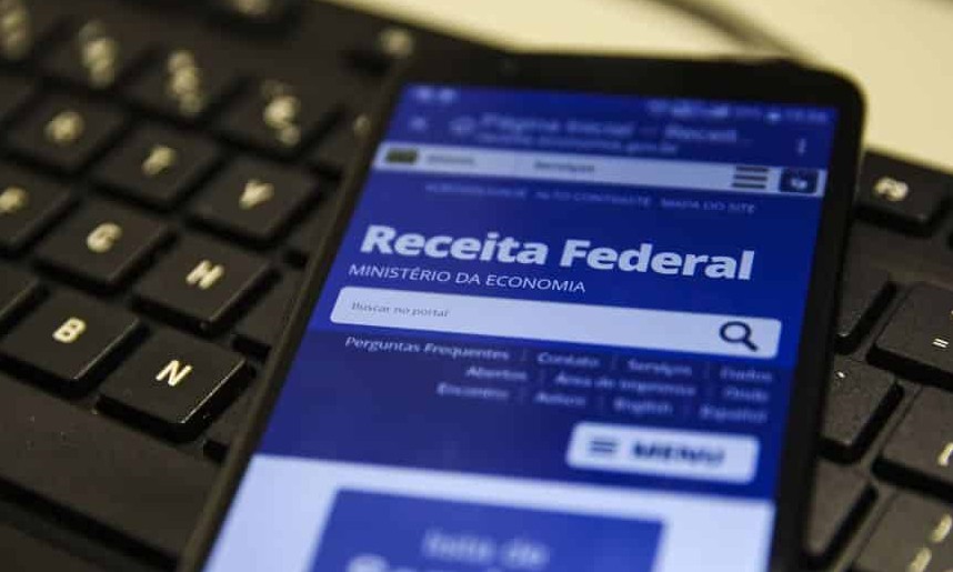 Trabalhador que ganhou mais do que R$ 2.380 por mês terá que declarar IR