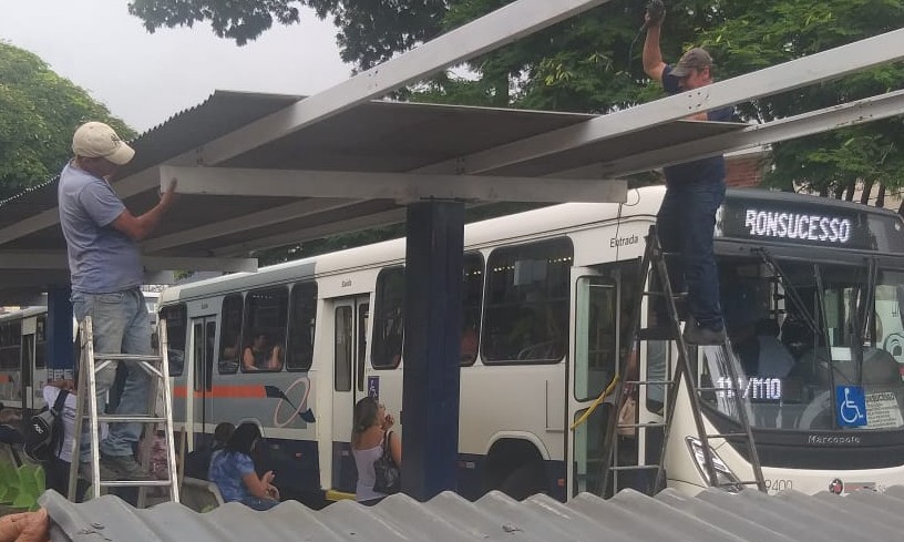Nova cobertura é instalada no Terminal de Ônibus da Estação pela Emdef