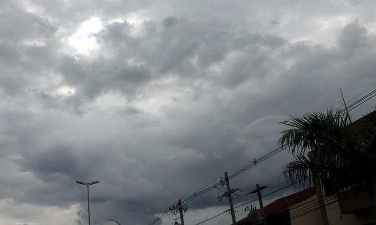 Franca continua com céu encoberto e chuva nesta quinta, 13 de fevereiro