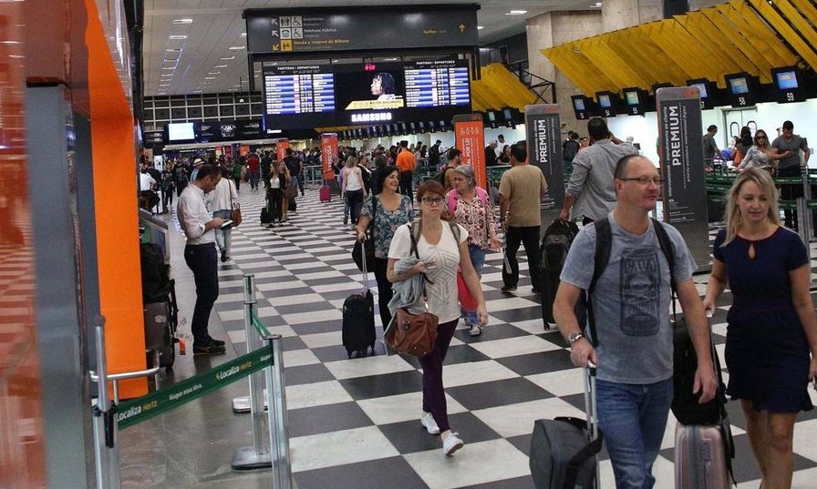 Preço de passagens aéreas será debatido no Congresso: há pressão para redução