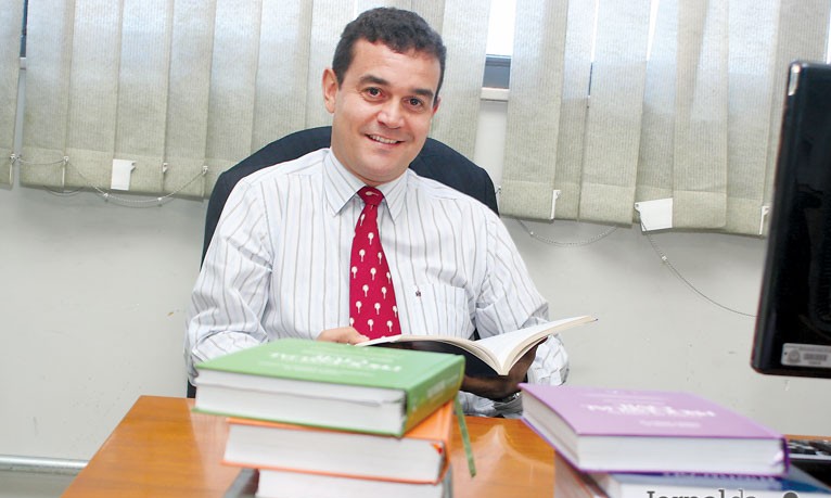 Lei dos comissionados dá ação de improbidade contra prefeito Gilson de Souza