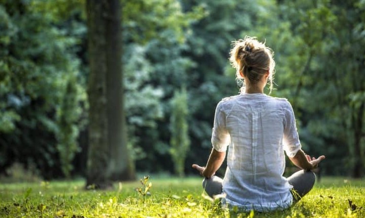 Uma breve meditação pode ajudar as pessoas a lidarem melhor com a dor