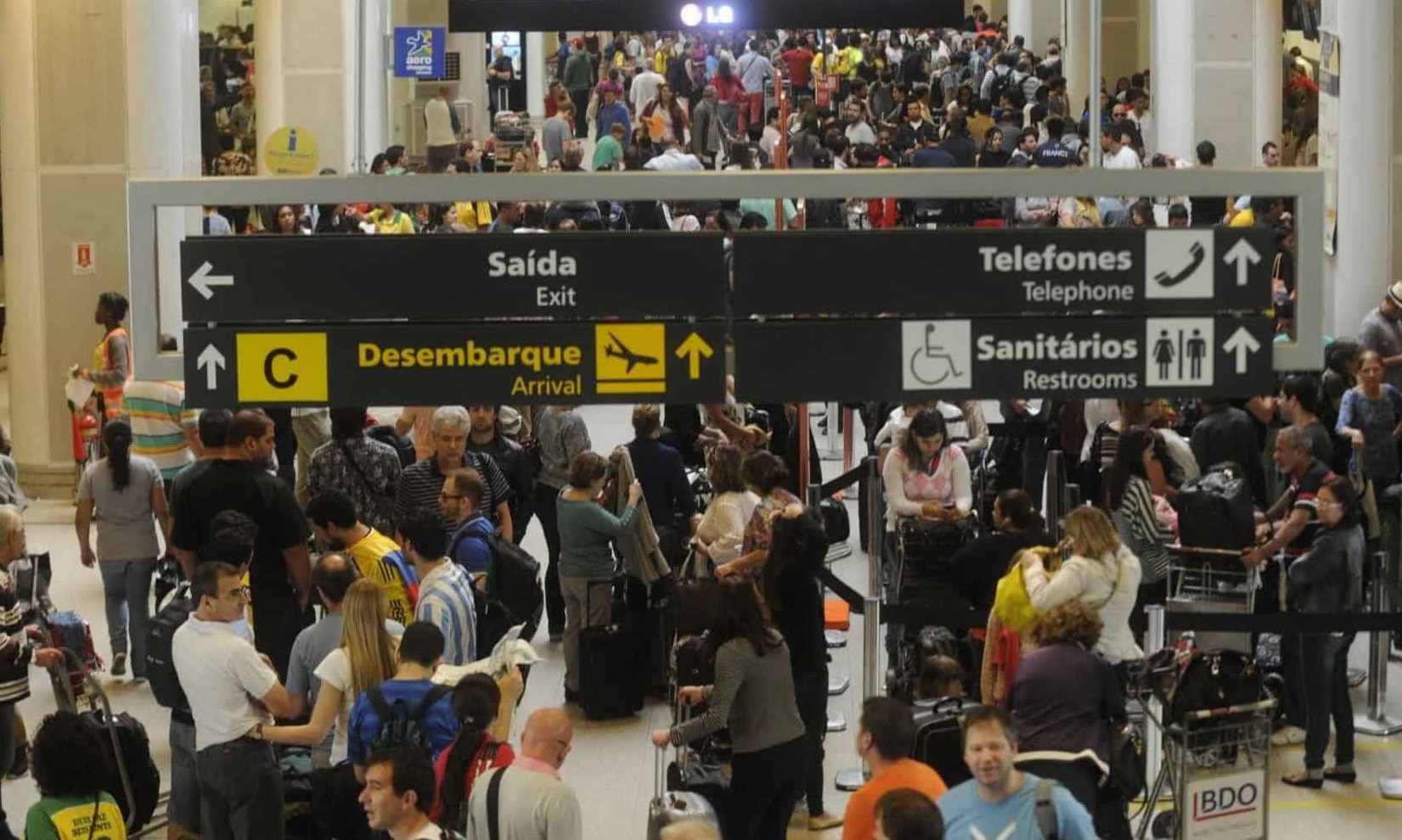 Passagens aéreas estão até 250% mais caras para o carnaval que em janeiro
