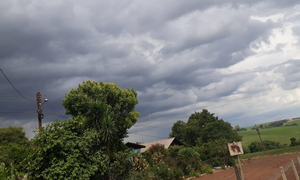 Faz mais calor em Franca, mas tempo continua instável nesta quarta, 19