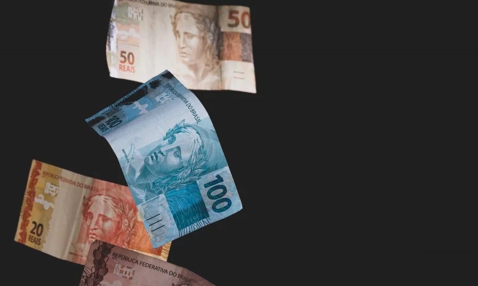 Entenda por que o real foi uma das moedas que mais se desvalorizaram este ano