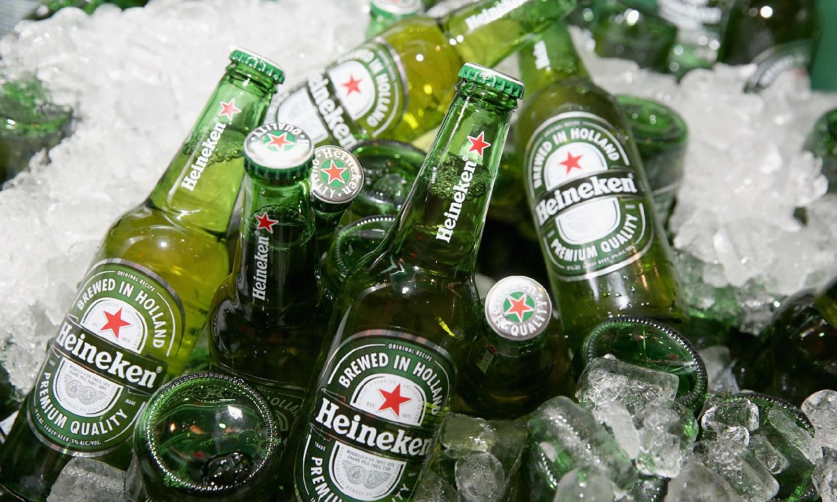 Heineken anuncia recall de garrafa por risco com lasca de vidro