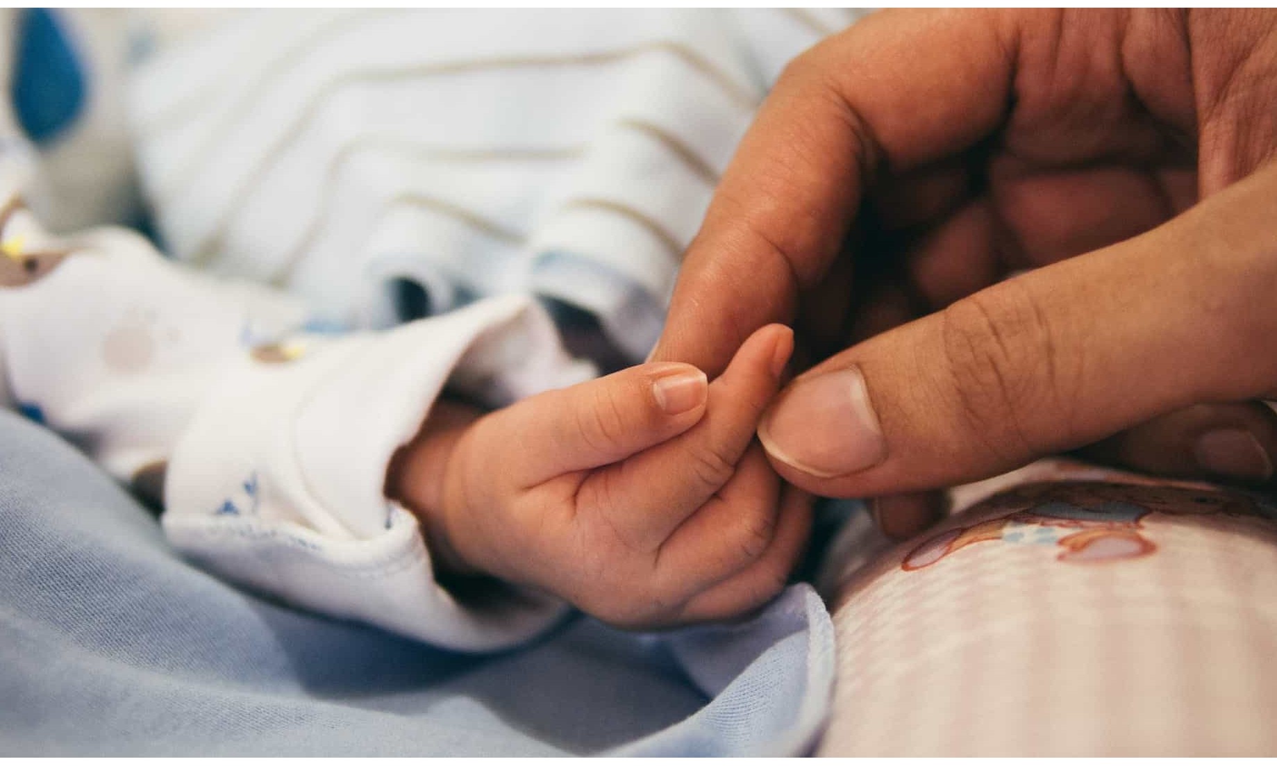 Grécia paga R$ 10 mil para famílias que tiverem filhos, mesmo estrangeiras