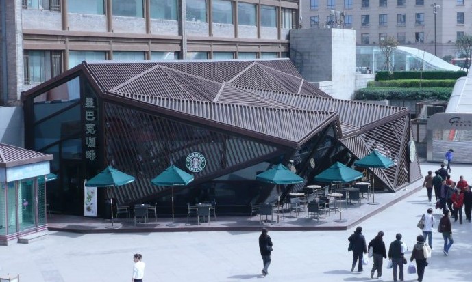 Starbucks fecha mais de 2 mil unidades na China e acende alerta no Brasil