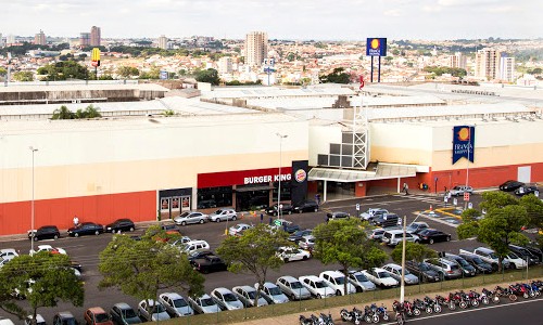 Funcionários e seguranças Franca Shopping temem rolezinho na hora da saída