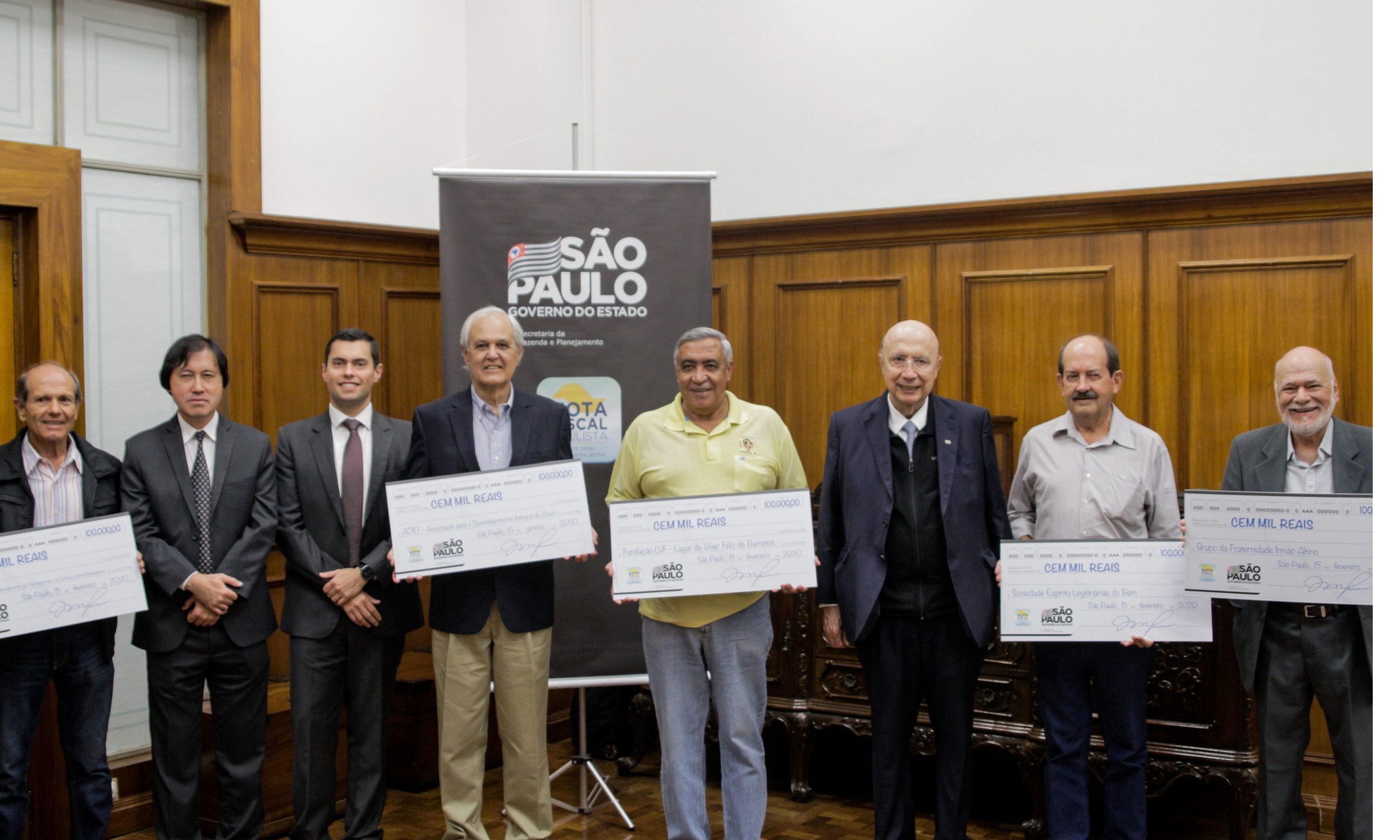 Berçário Dona Nina recebe cheque de R$ 100 mil de prêmio da Nota F. Paulista