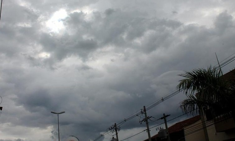 Franca terá céu nublado e pancadas de chuva à tarde nesta terça-feira, 04
