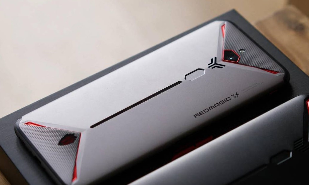 Chinesa Nubia prepara o carregador de celular mais rápido do mundo