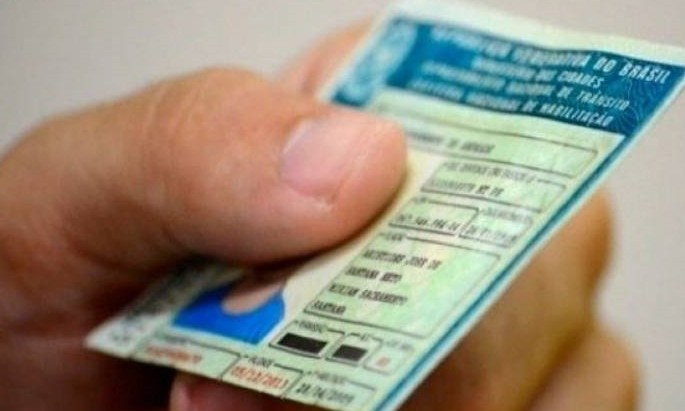 Motorista que divulgar infração nas redes pode ficar sem sua CNH