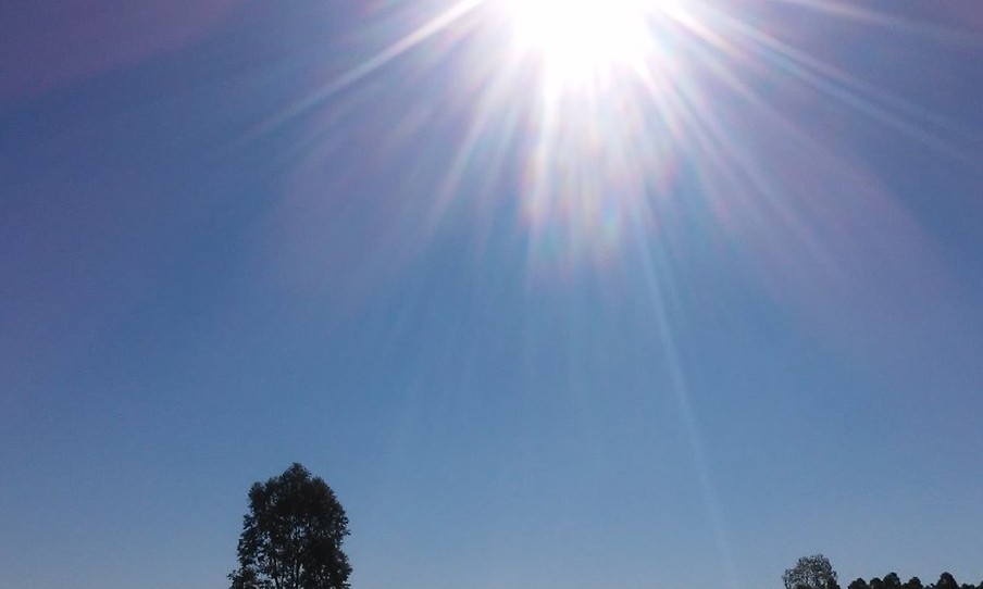Sol e céu azul predominam nesta quinta-feira, 12, em Franca, segundo previsão