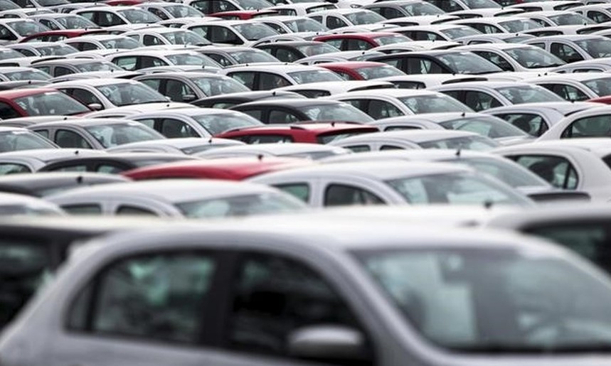 Licenciamento de veículos novos recua 1% no primeiro bimestre no país