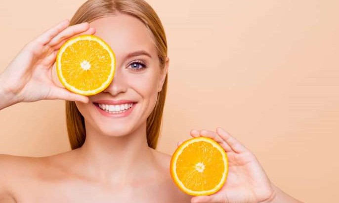 Jovem para sempre? Saiba quais os benefícios da vitamina C para a pele