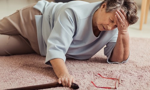 Saiba como prevenir casos de quedas em casa com pessoas de 3ª idade