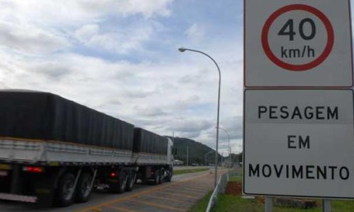 Movimentação de cargas rodoviárias cai 26% com paralisação de negócios