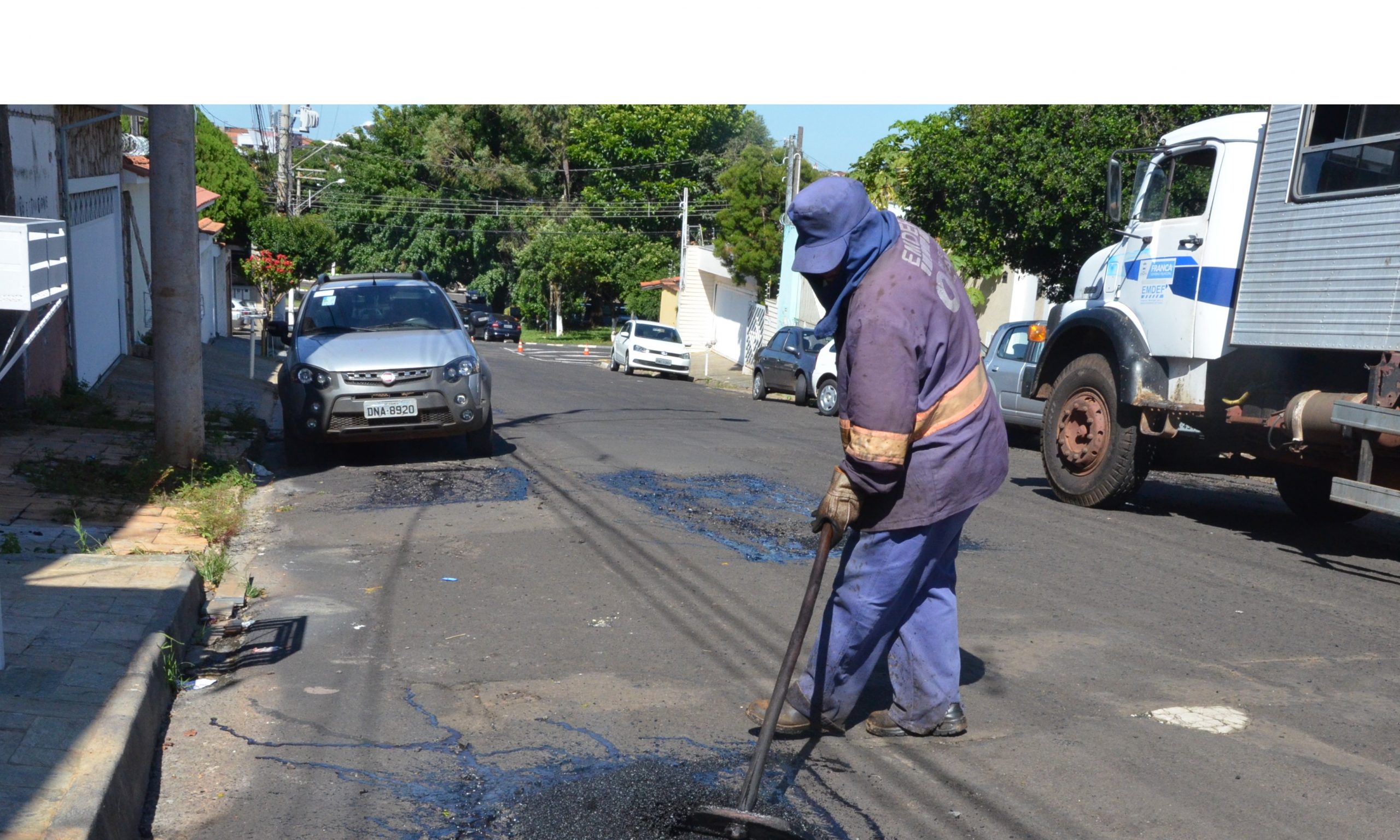 Serviços de remendo asfáltico são intensificados em várias regiões de Franca