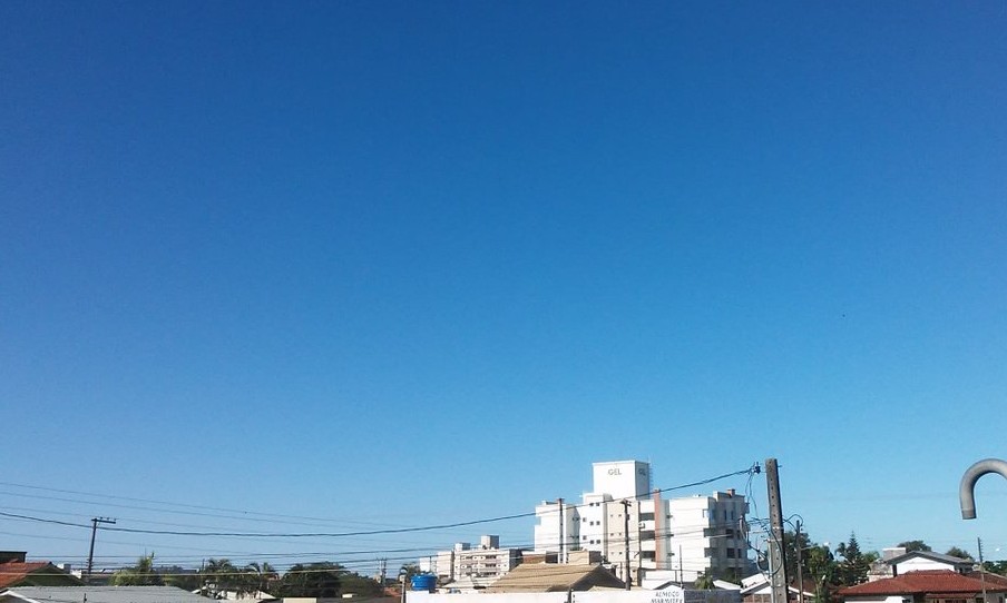 Terça-feira, 10, começa com sol e clima de “verão” deve permanecer ao longo do dia