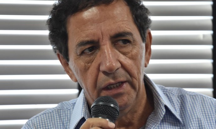Gilson de Souza deve baixar decreto fechando lojas e indústrias por uma semana