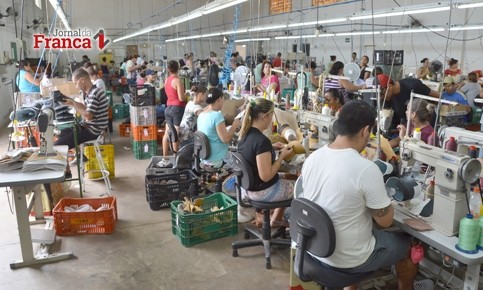 5 entidades da cadeia calçadista lançam pedido de retorno das atividades