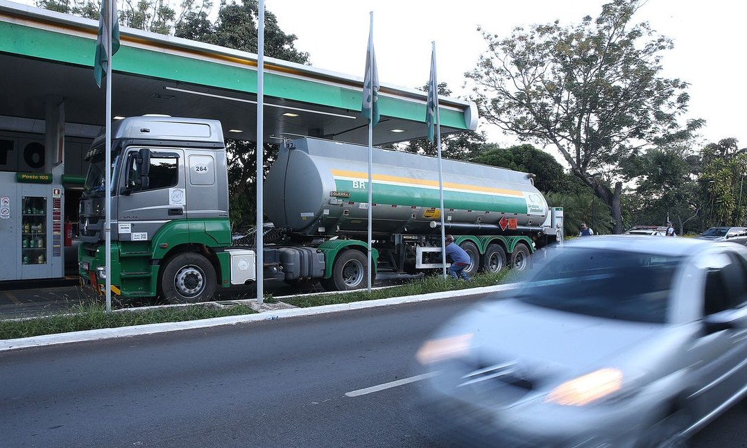 Petrobras reduz gasolina em 9,5% e diesel em 6,5% a partir de sexta-feira (13)
