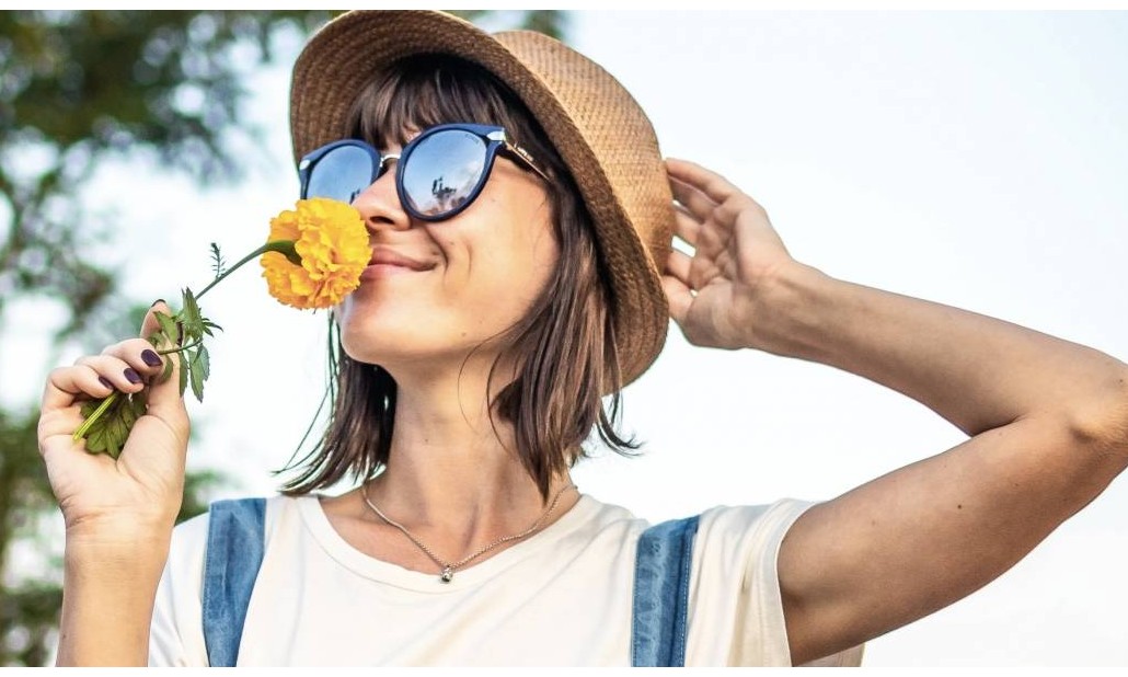 Mulheres que adoram ter plantas em casa são mais especiais e atraentes