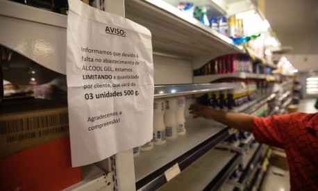 Covid-19: Aumenta procura por papel higiênico e álcool em gel nos supermercados