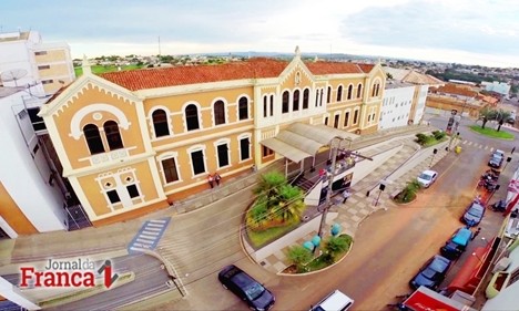 Santa Casa de Passos tem caso confirmado de covid-19 em paciente na UTI