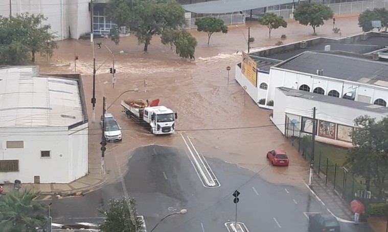 Problema de enchentes em Franca será tema de evento a partir desta terça-feira, 17