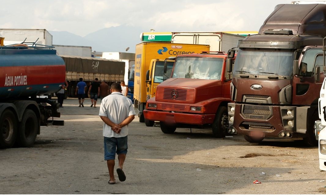 Covid-19: caminhoneiros dizem que ficarão em casa para preservar saúde