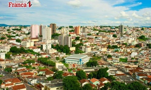 Passos limita presença em velórios a apenas cinco pessoas e fecha comércio