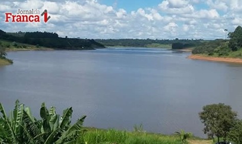 Lago de Furnas atinge cota mínima 762 metros, que é o pedido pelos municípios