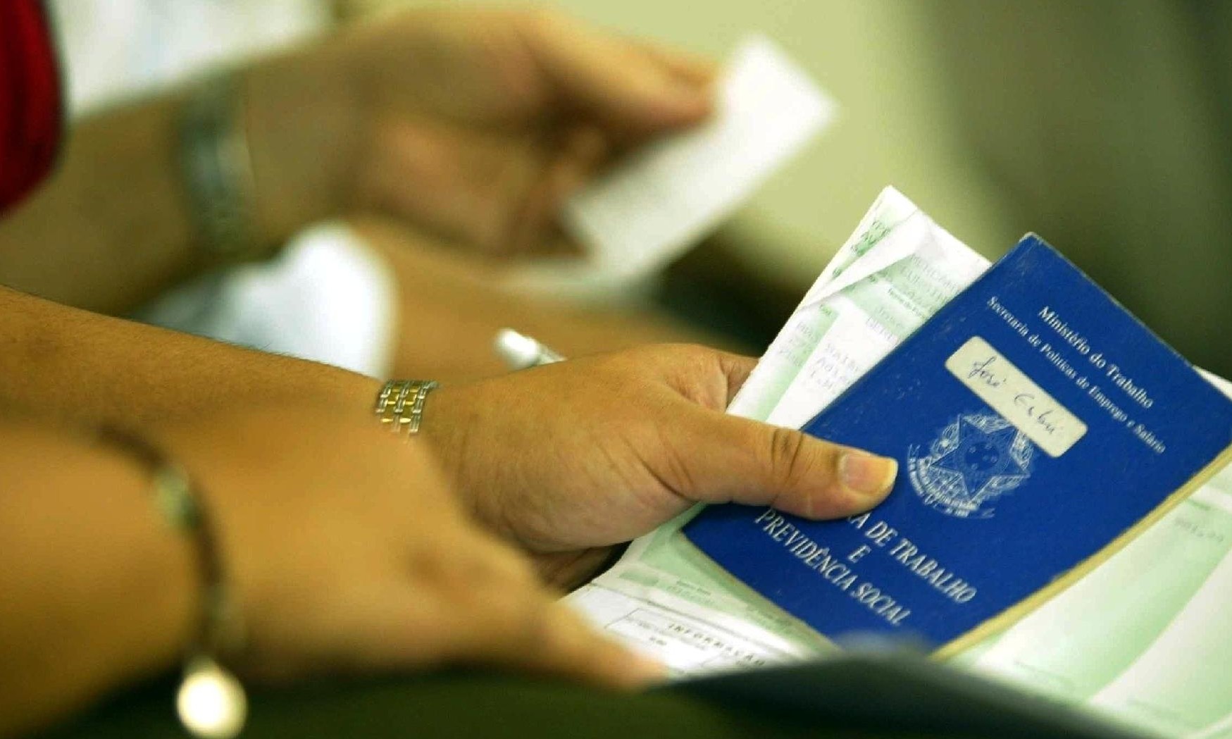 Seguro-desemprego vai compensar redução de até 70% de salário e jornada