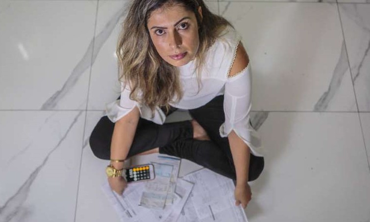 91 milhões de brasileiros deixaram de pagar pelo menos uma conta em abril