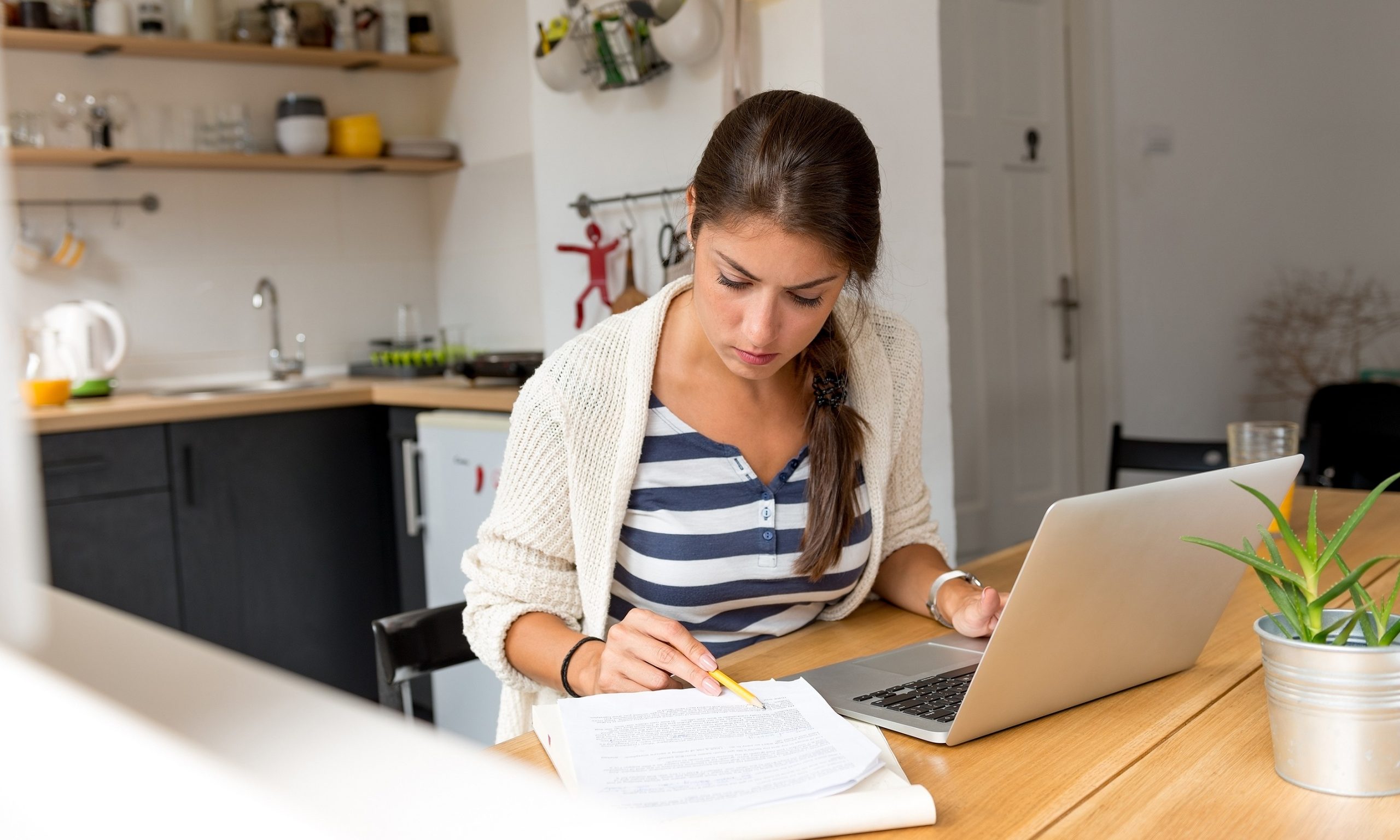 Sem sair de casa: confira mais de 100 vagas de trabalho em home office