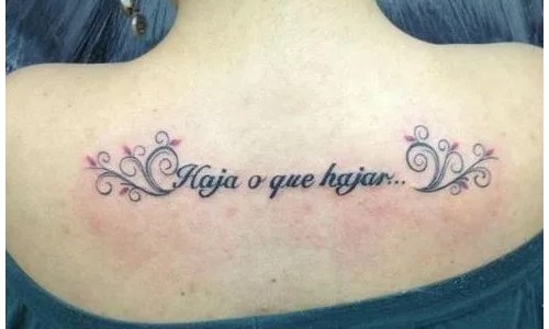 Traços tortos, grafia errada e mais: estas tatuagens vão te fazer rir muito