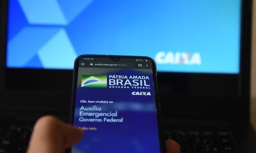 Incerteza sobre extensão da pandemia acende debate sobre prorrogar auxílio