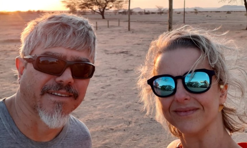 Casal de Franca retorna da Namíbia após um mês e relata: ‘dias muito difíceis’