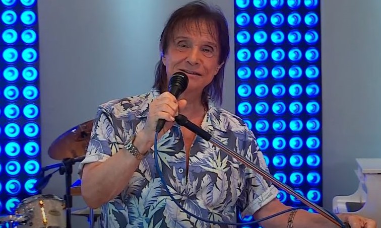 Dia das Mães: Roberto Carlos vai prestar homenagem em nova live