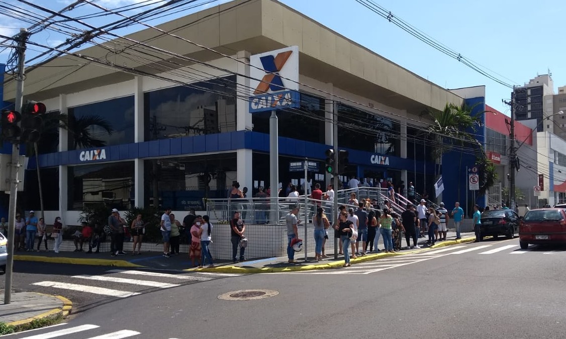 Caixa vai abrir agências neste sábado para atender serviços essenciais