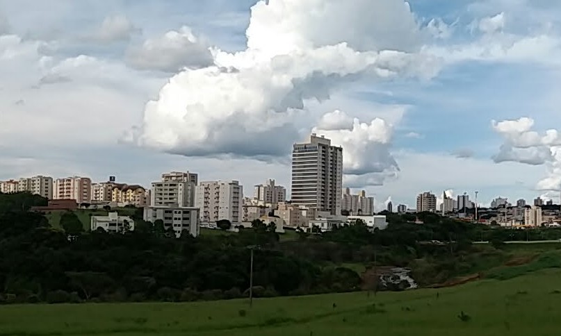 Outono: Clima quente e seco predomina nesta quinta-feira, 02, em Franca